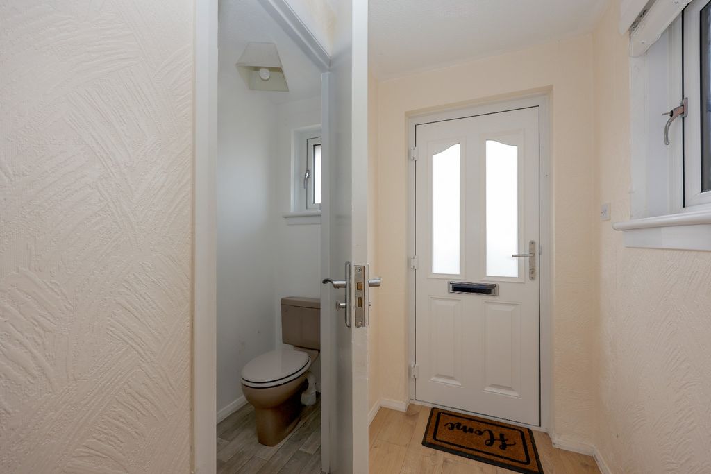 Property photo 3 of 31
