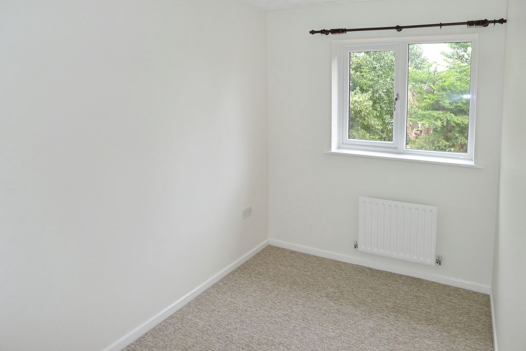 Property photo 3 of 9 Bedroom 2