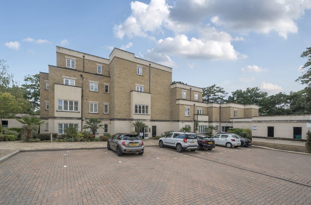 Property photo 1 of 9 1348557-3-68bae23...