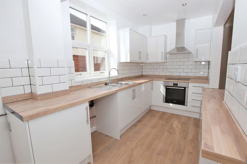 Property photo 2 of 28 Kitchen