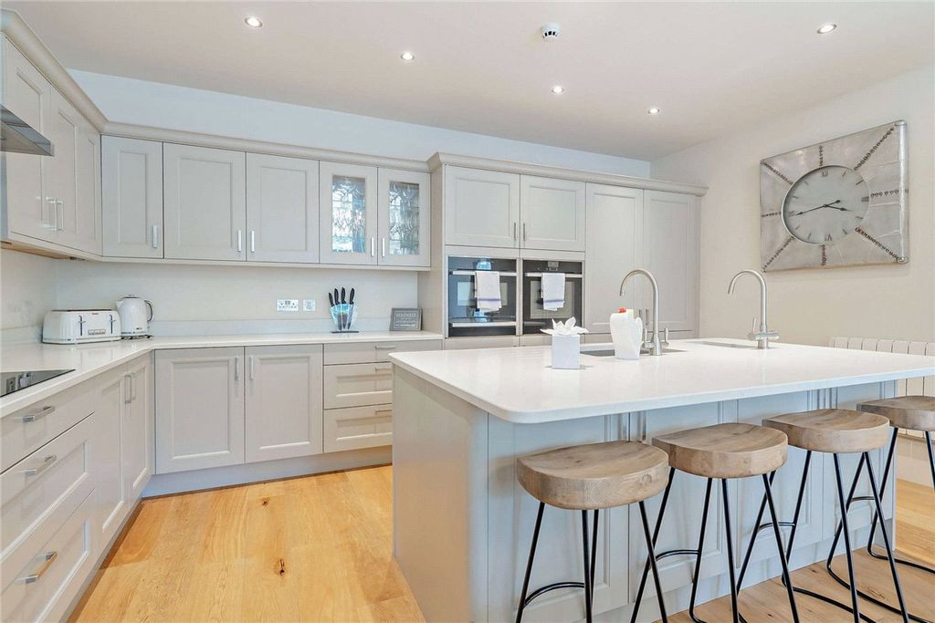 Property photo 3 of 13 Picture No. 02