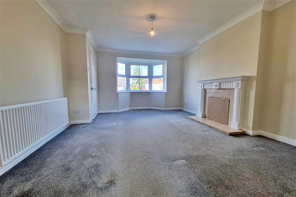 Property photo 2 of 12 (Main)