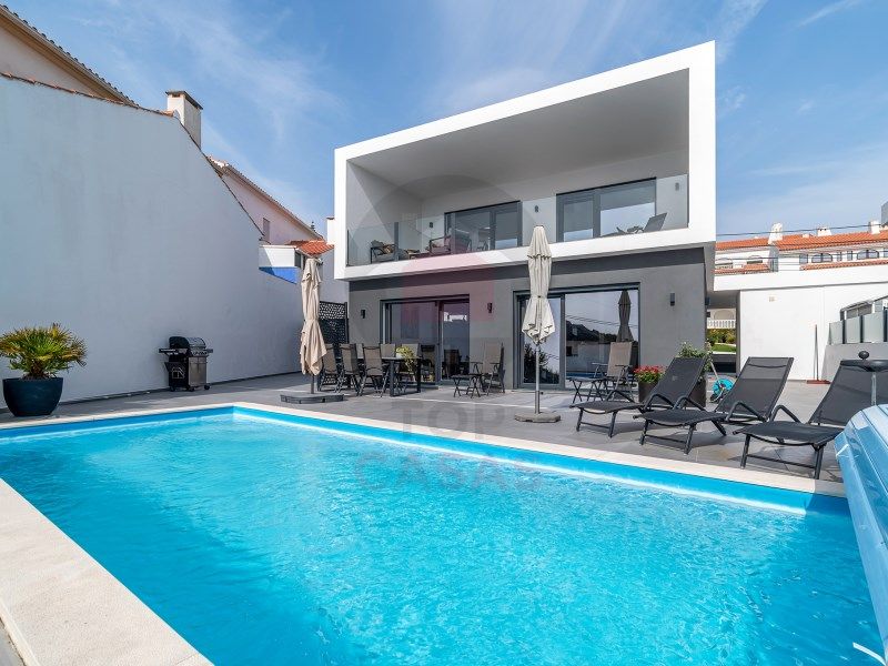 Property photo 1 of 39