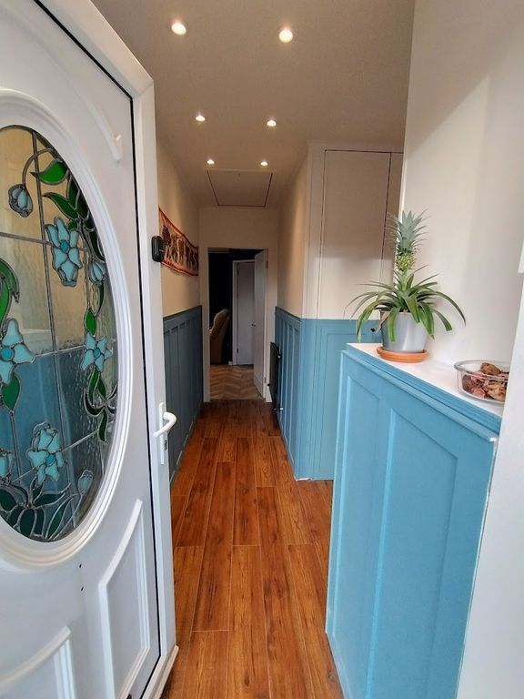 Property photo 2 of 8 Entrance Hall