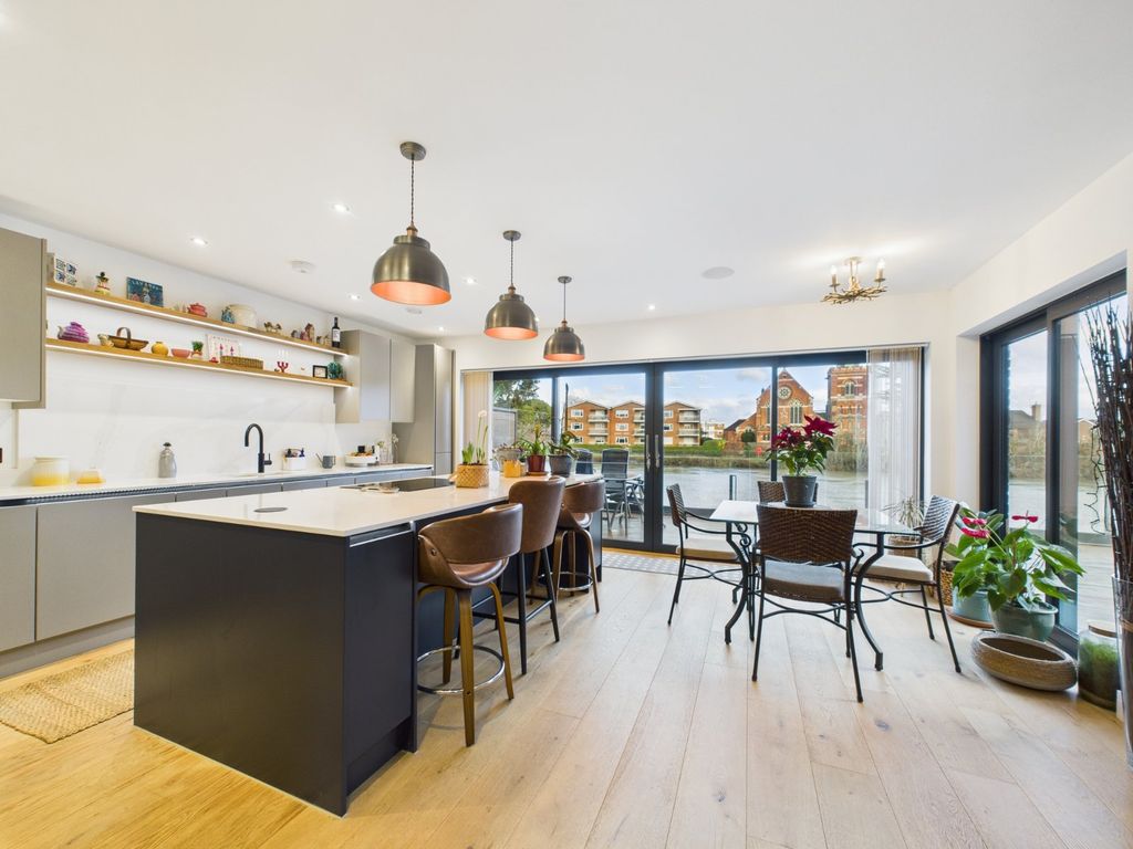 Property photo 3 of 31 Picture No. 16