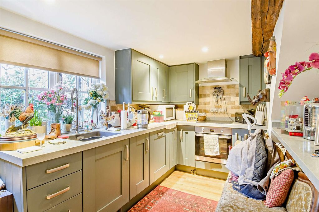 Property photo 3 of 6 8691439-Interior15-800.Jpg
