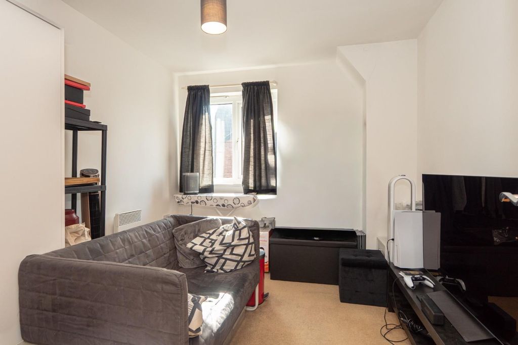 Additional image 10 of 2 bed flat for salePavilion Close, Stanningley, Pudsey LS28