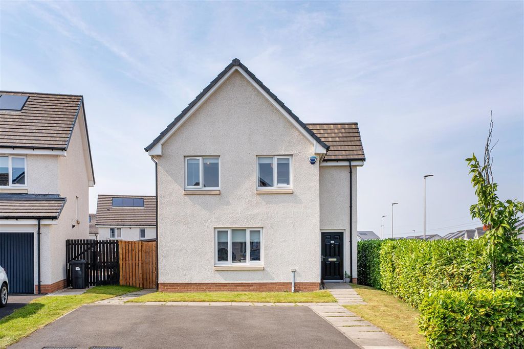 Property photo 2 of 27 101Hoover-25.Jpg