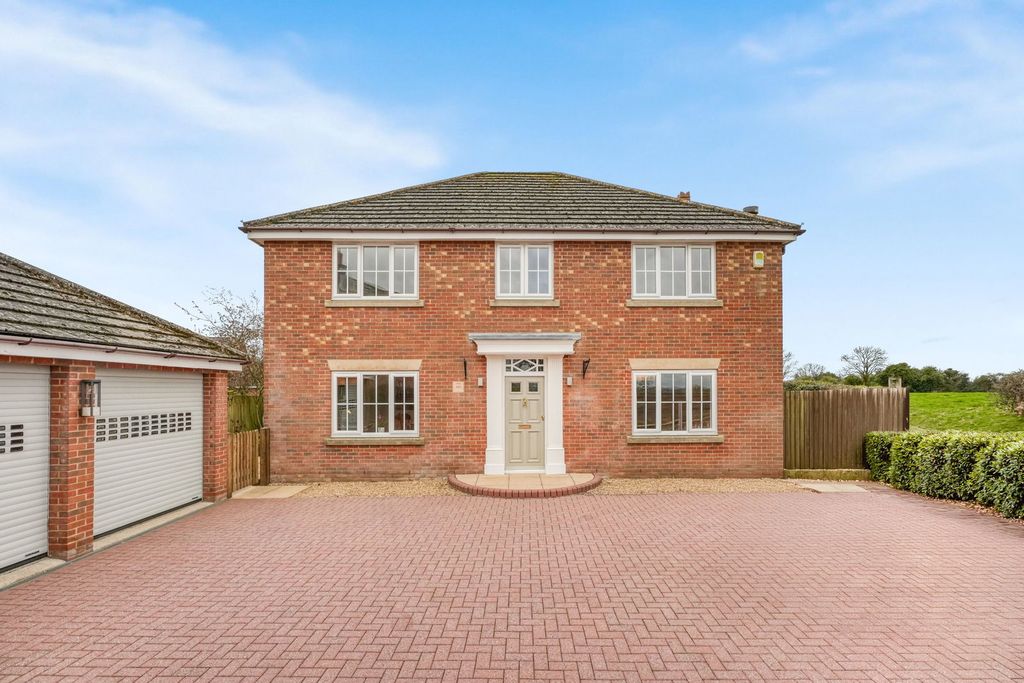 Property photo 3 of 43