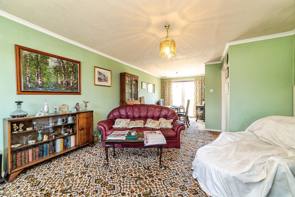 Property photo 3 of 15
