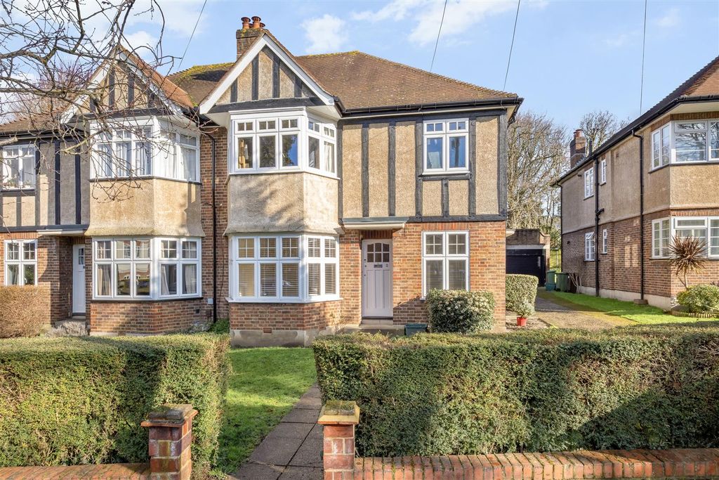 Property photo 1 of 11 Grove Avenue 5 14692 04 02 26-001.Jpg