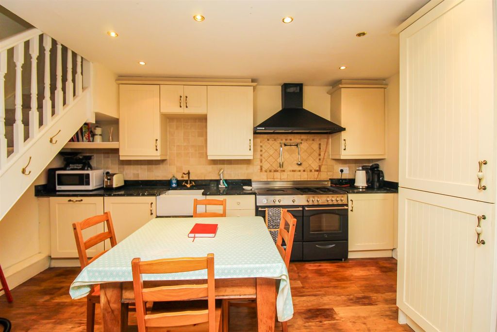 Property photo 3 of 11 Kitchen/Breakfast Room