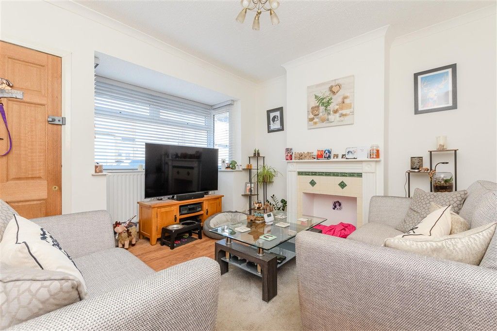 Property photo 2 of 9 Lounge