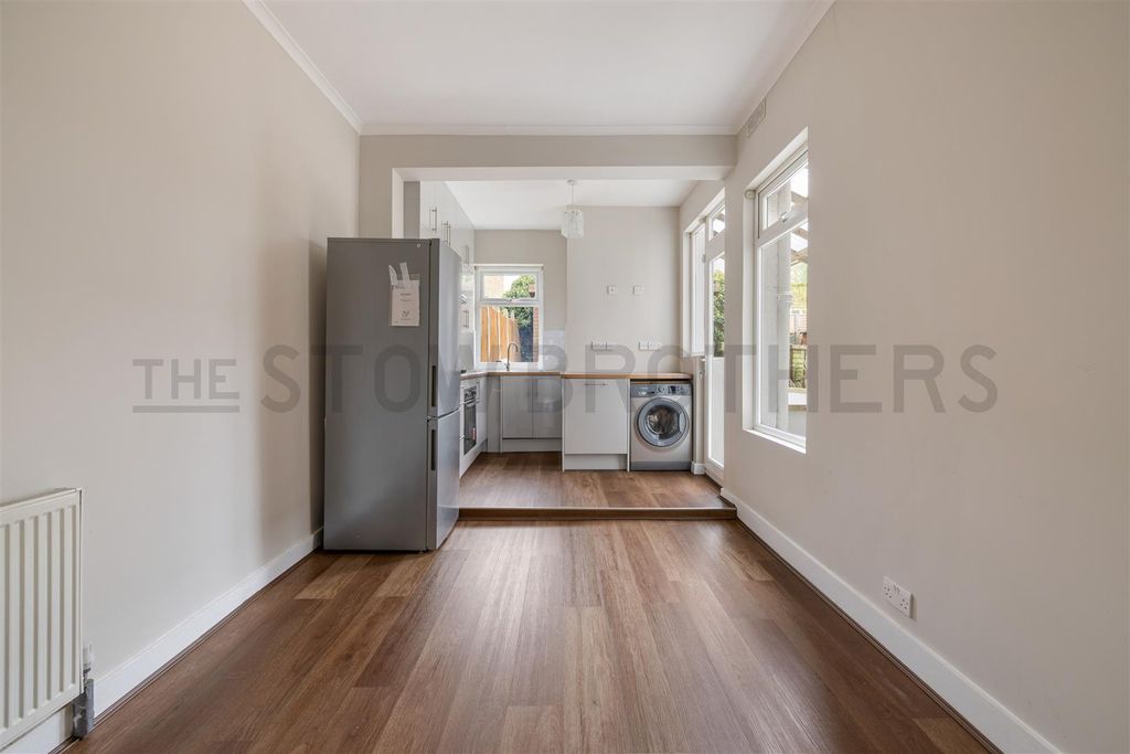 Property photo 3 of 30