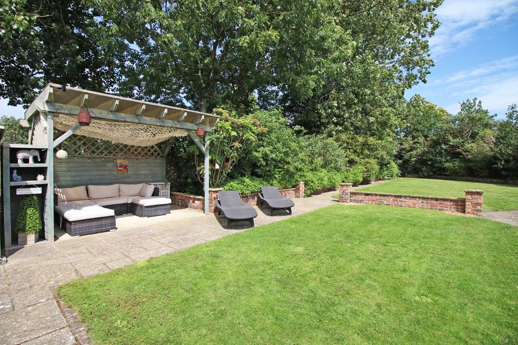 Property photo 2 of 22