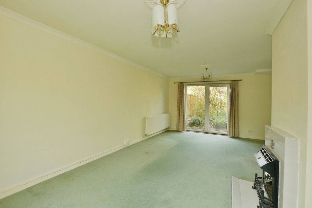 Property photo 3 of 14 Lounge