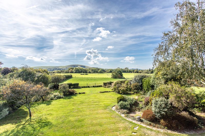 Property photo 3 of 33 Photo 18