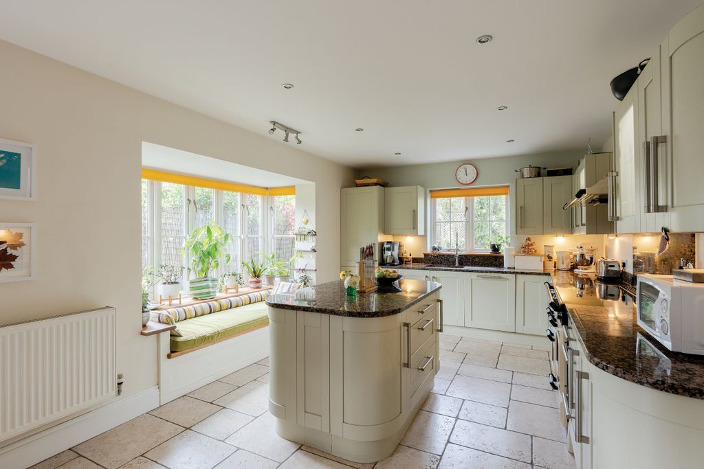 Property photo 3 of 35 Photo 8