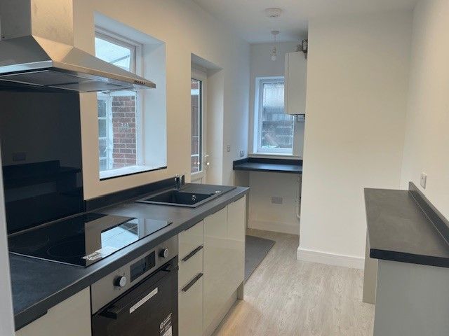 Property photo 2 of 8 Kitchen