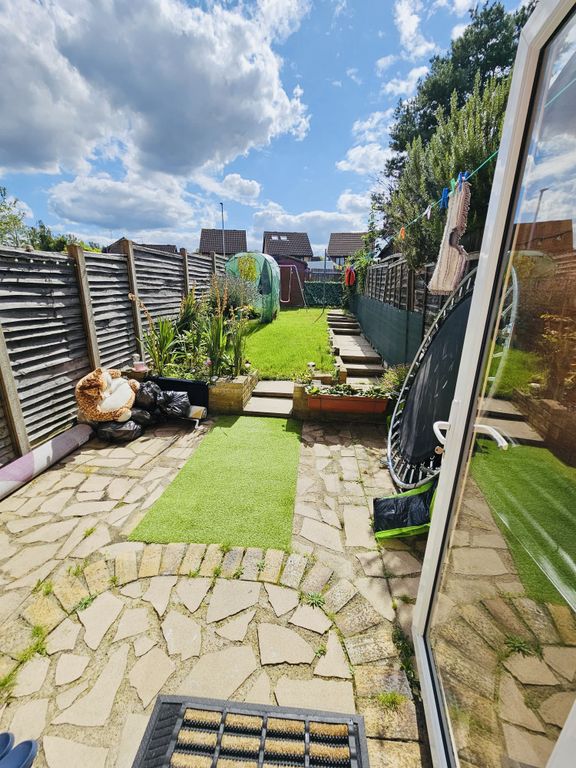 Property photo 2 of 6 Garden