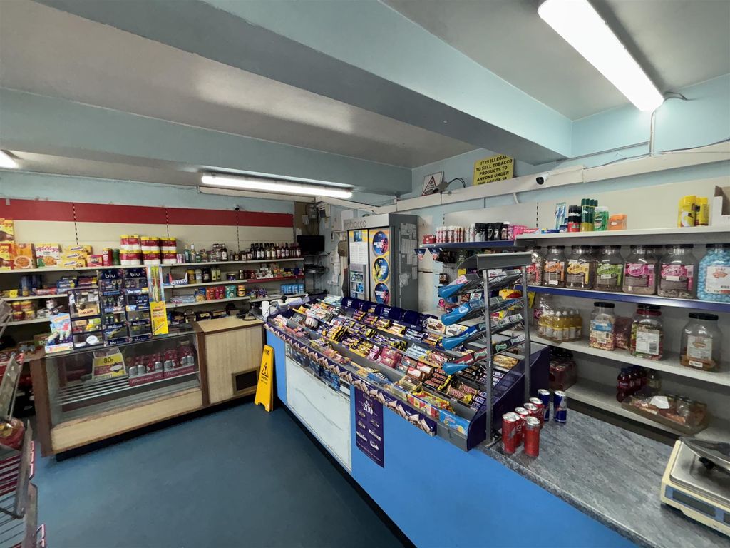 Property photo 1 of 7 Photo 0