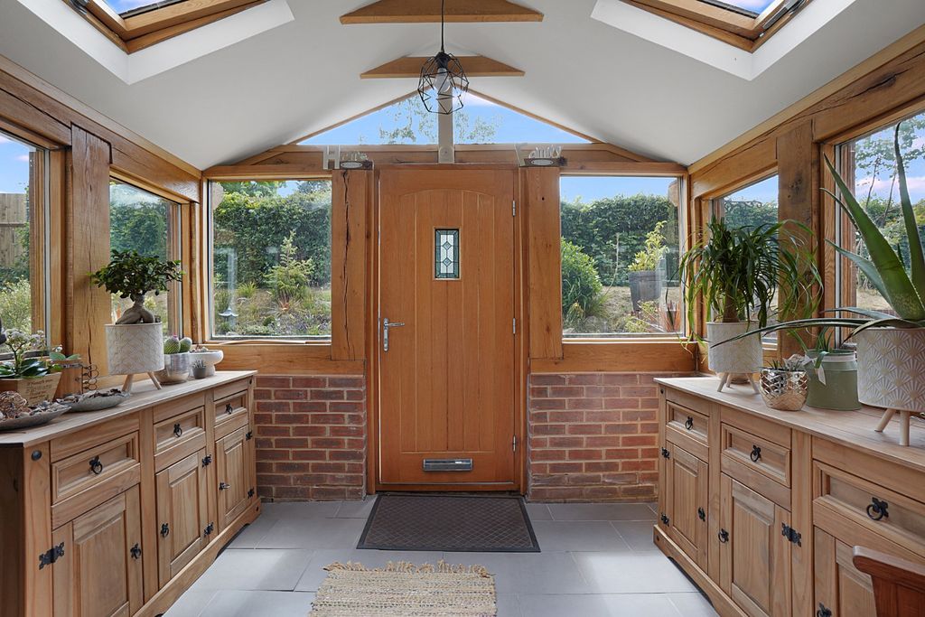 Property photo 3 of 22 4319258