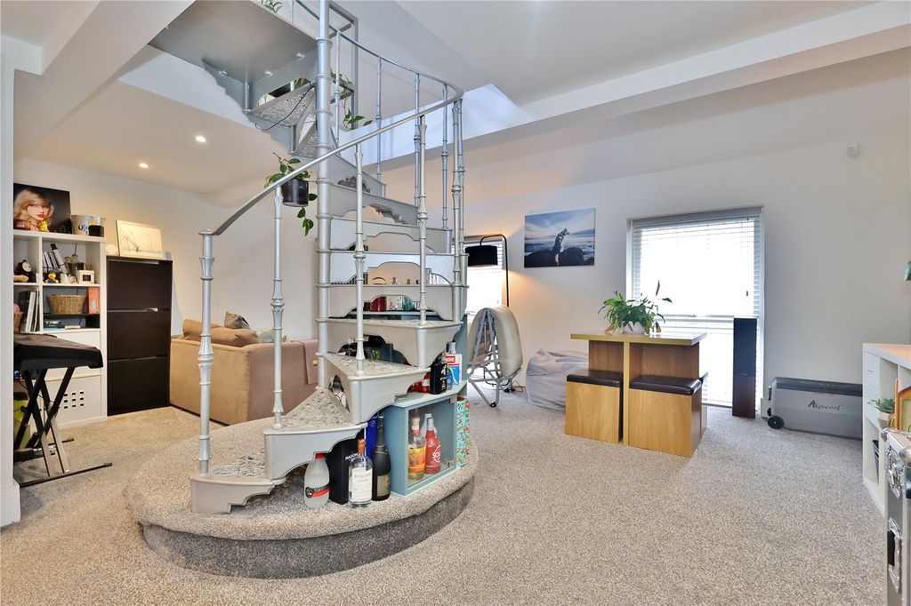 Property photo 2 of 15 Picture 2