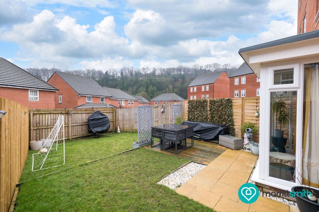 Property photo 2 of 25