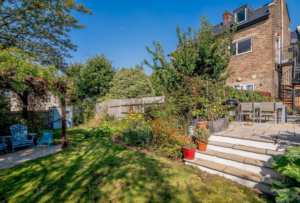 Property photo 1 of 2 Picture No. 05