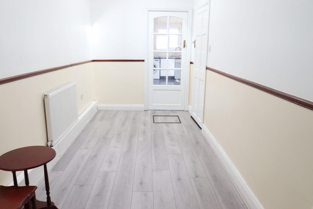 Property photo 2 of 16 7 Bedroom Semi-Detached House To Rent