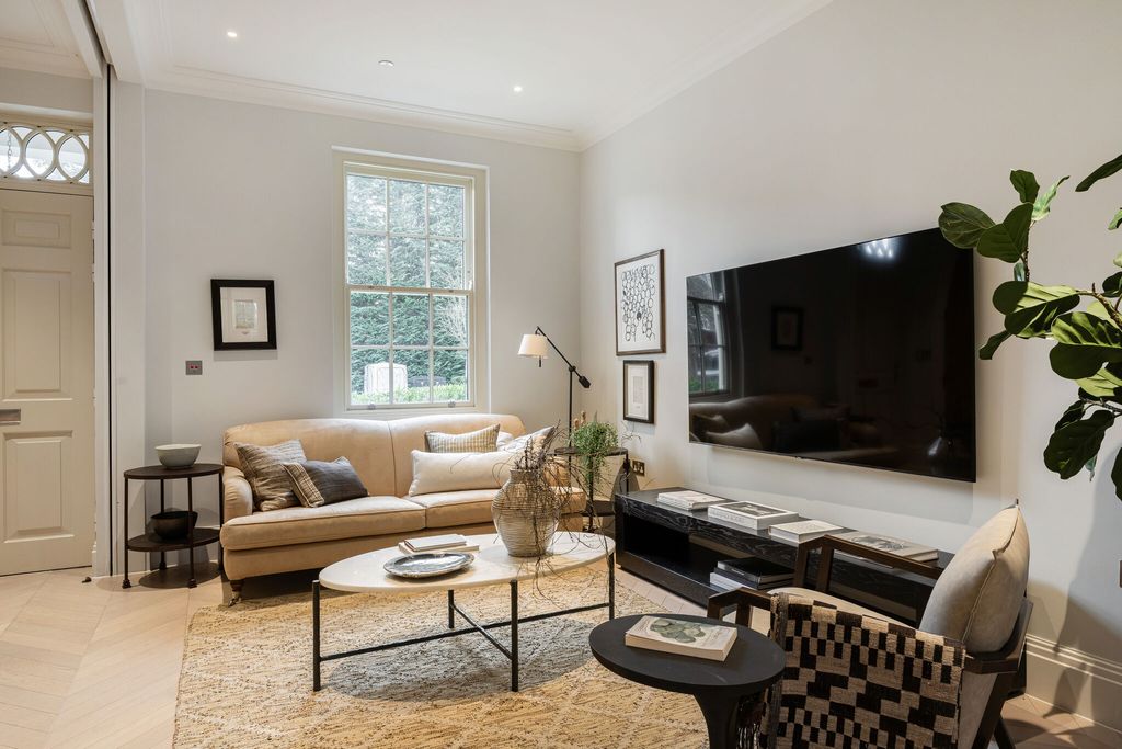 Property photo 2 of 16 Show Home Photo