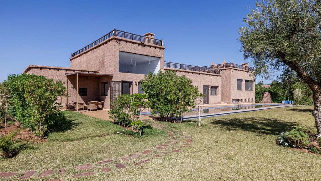 Property photo 2 of 48