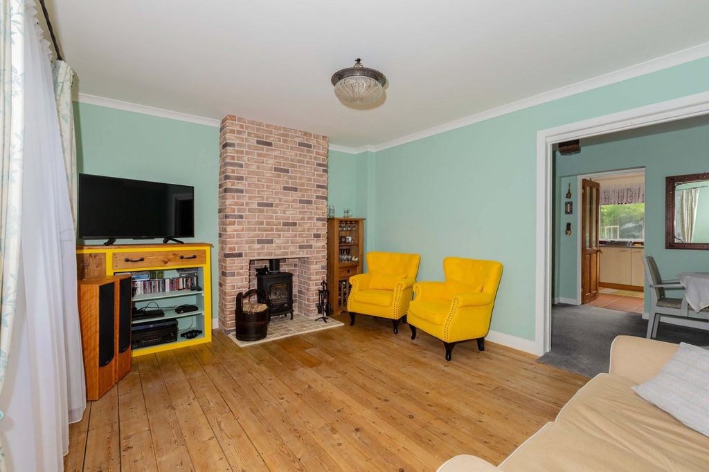 Property photo 2 of 13