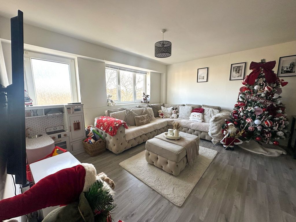 Property photo 3 of 11 Nancy3947847425-11-2025__16-47-12_Img_4044_Edited.Jpg