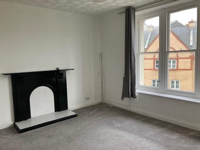 Property photo 3 of 4 Living Room.Jpg