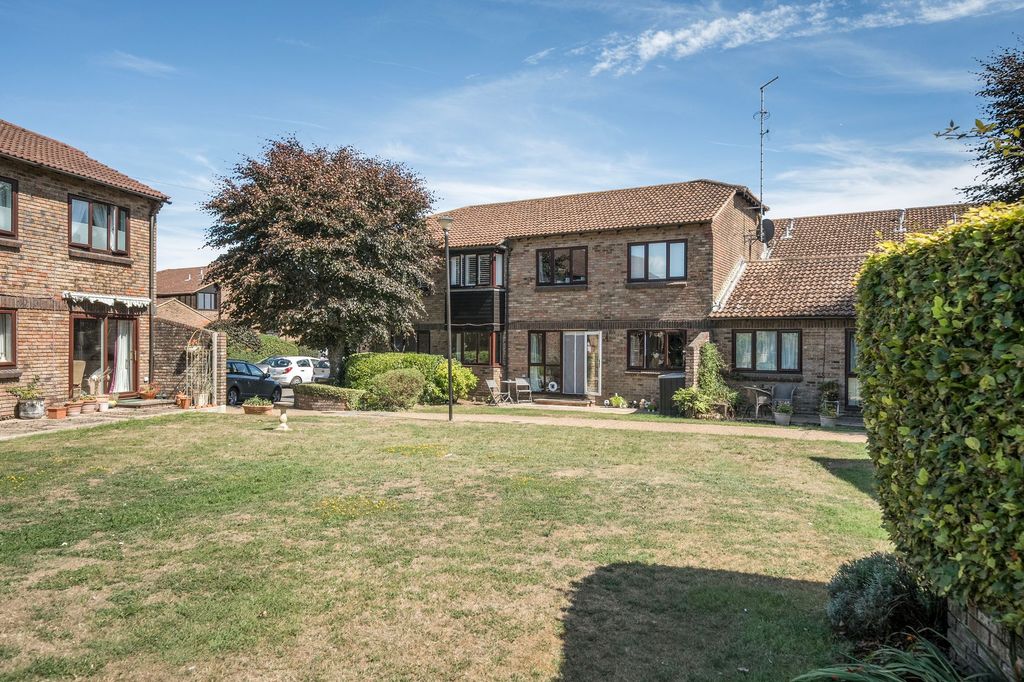 Property photo 1 of 11 Rear