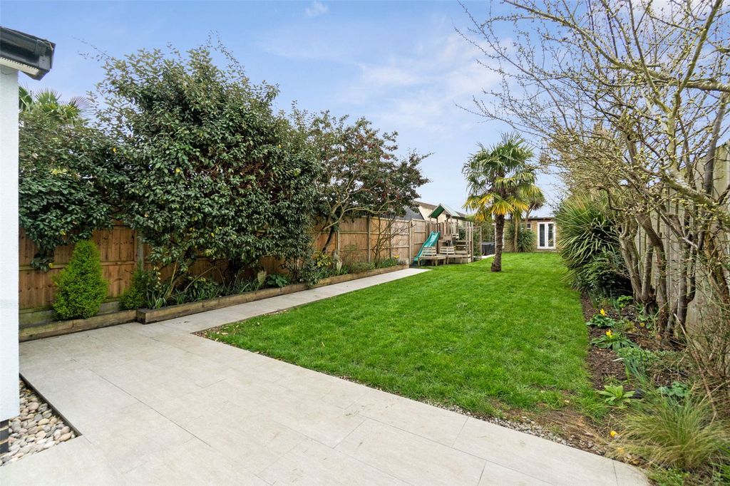 Property photo 2 of 11 Picture No. 25