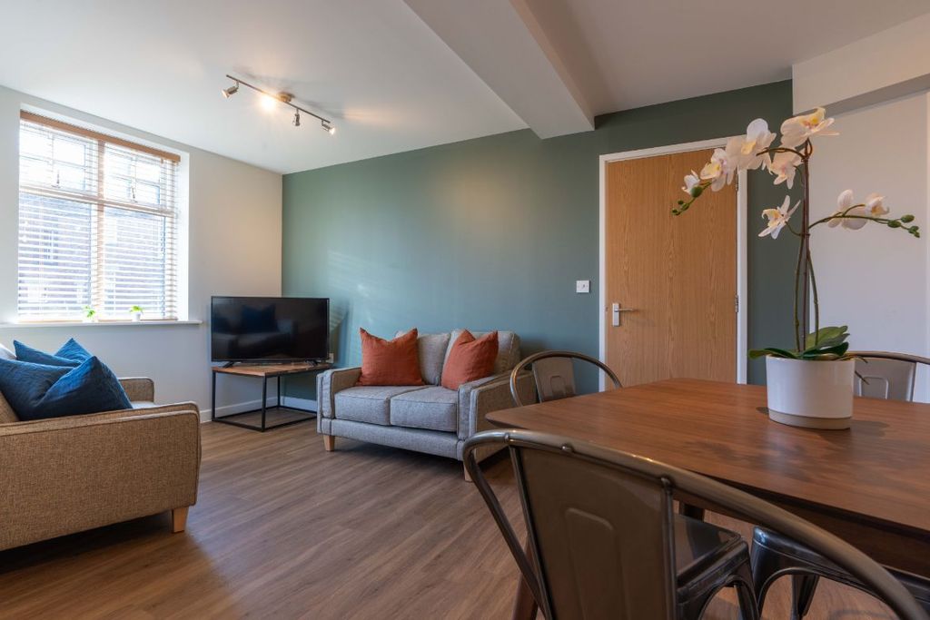 Property photo 1 of 10 Syf14 - Living Area