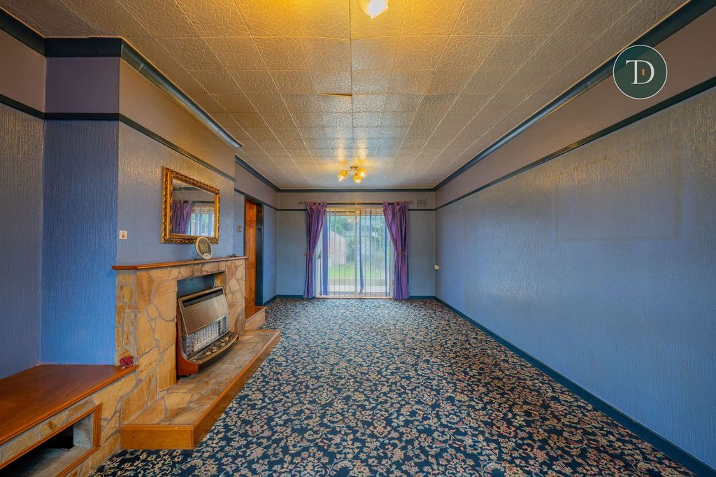 Property photo 3 of 24