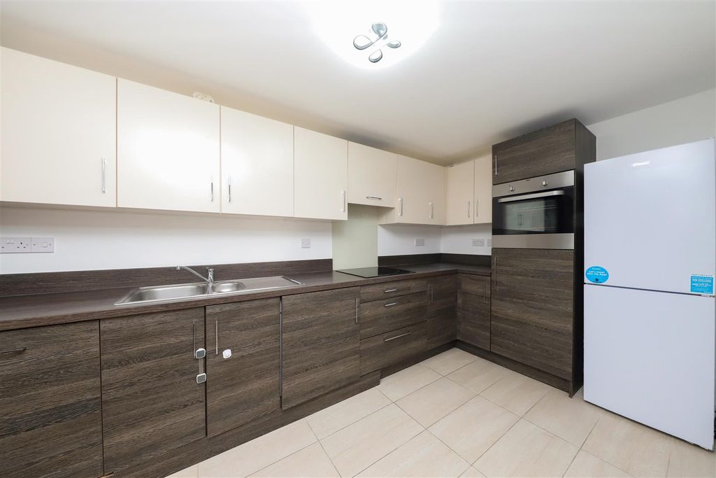 Property photo 2 of 20 Kitchen