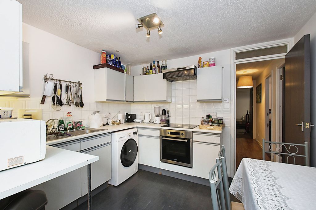 Property photo 3 of 14 Kitchen