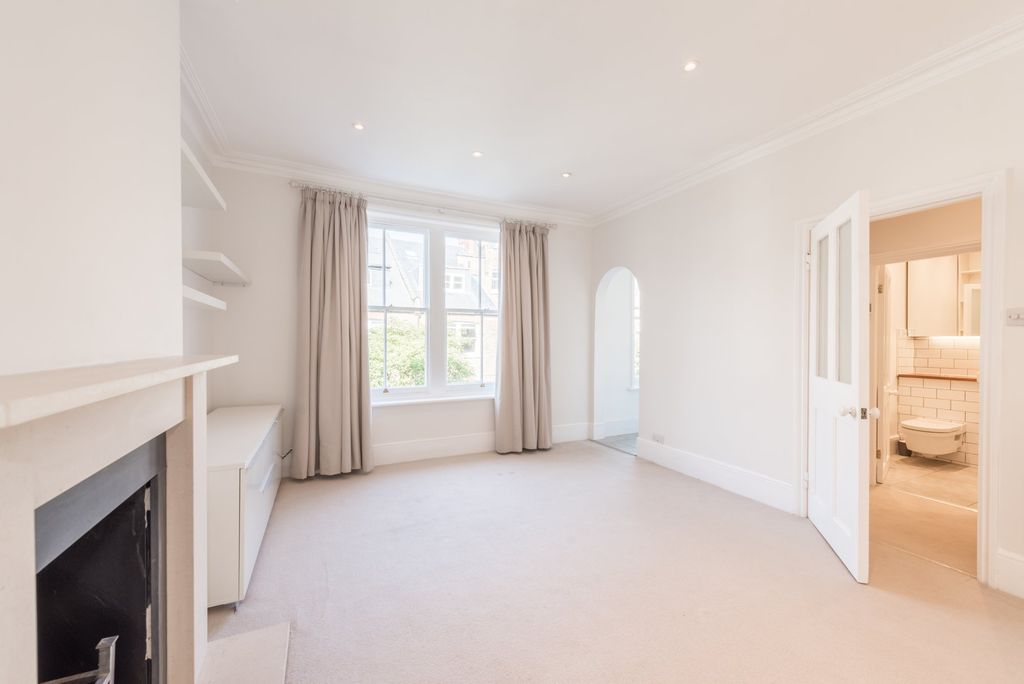 Property photo 3 of 11 Photo 06