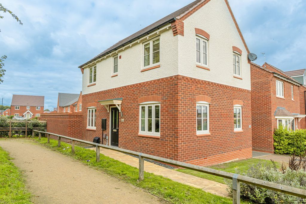 Property photo 1 of 32