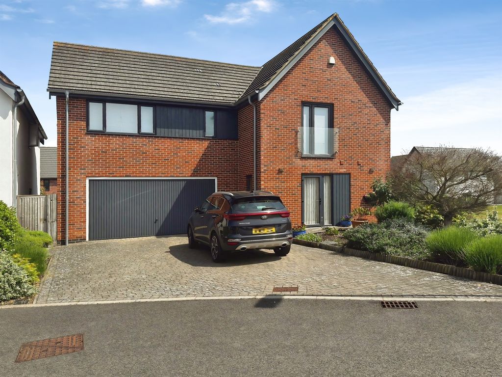 Property photo 1 of 31
