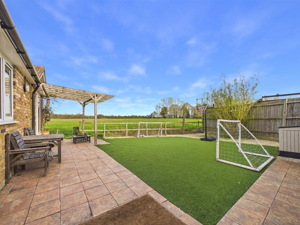 Property photo 2 of 19 Cam02435G0-Pr0173-Still026.Jpg