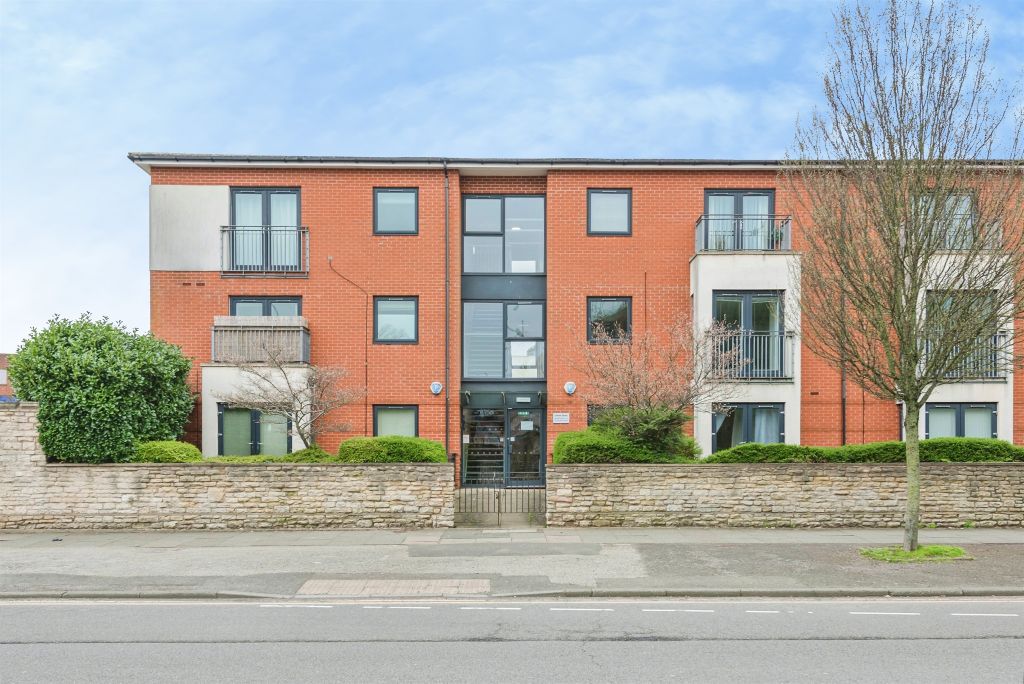 Property photo 1 of 17