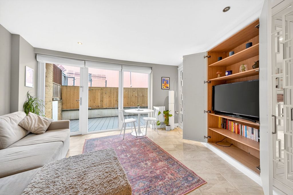 Property photo 3 of 15