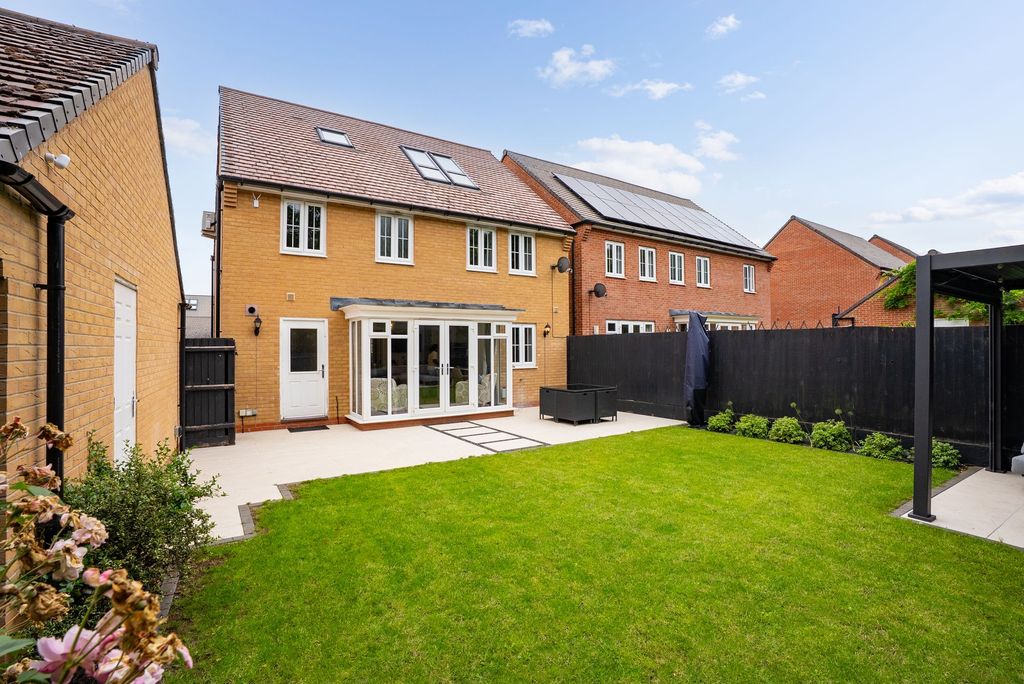 Property photo 1 of 34