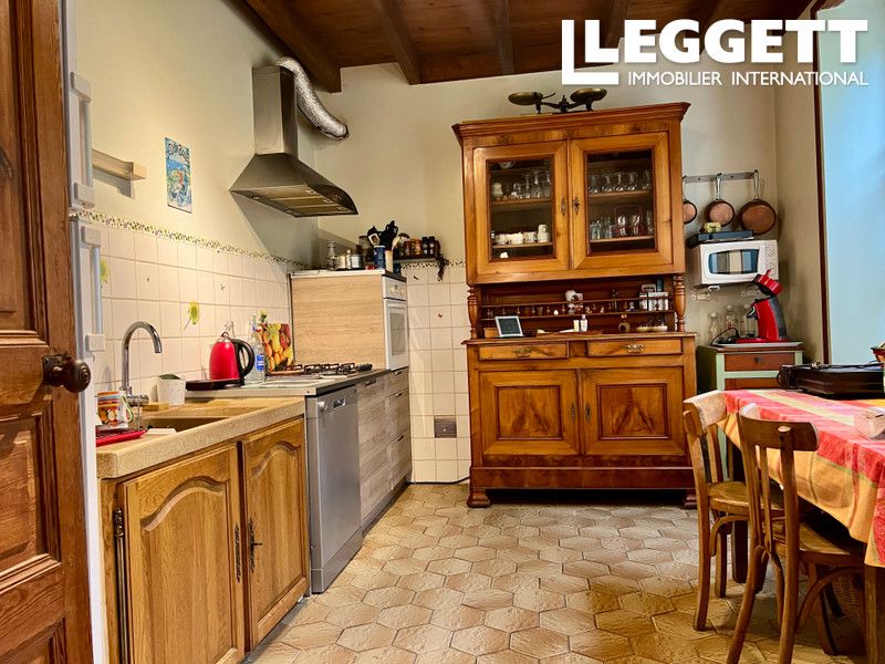 Property photo 3 of 10