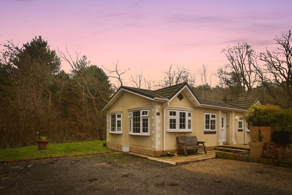 Property photo 1 of 17 Pbox-Img.Jpg